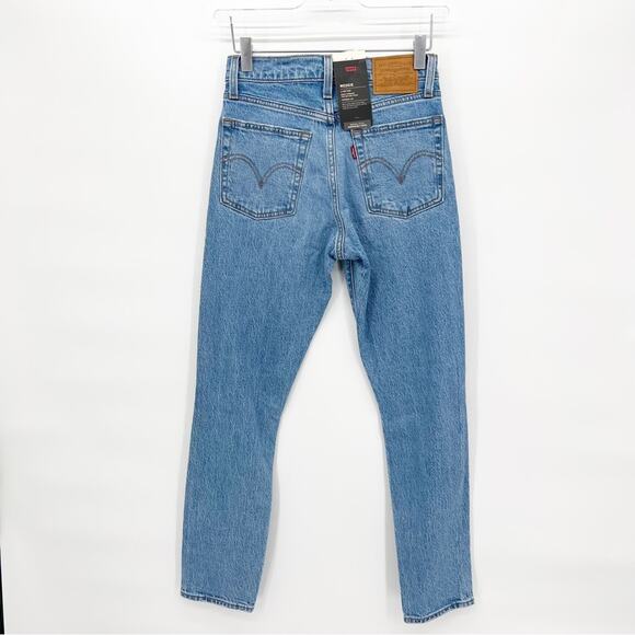NWT Levi’s Wedgie Straight Leg High Waist Distressed Jeans 24 Jazz Devoted Wash - Picture 3 of 9